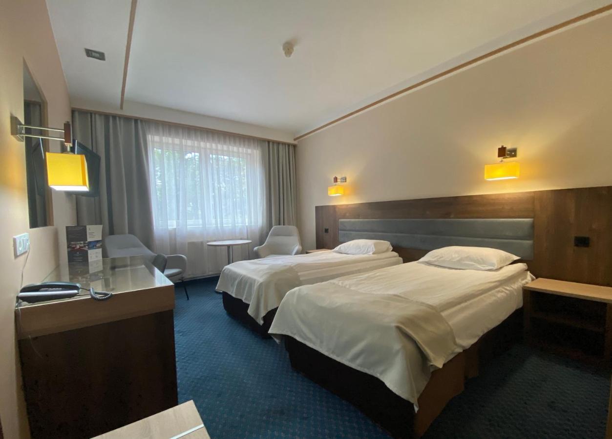 Hotel Ambasador Chojny Łódź Eksteriør billede