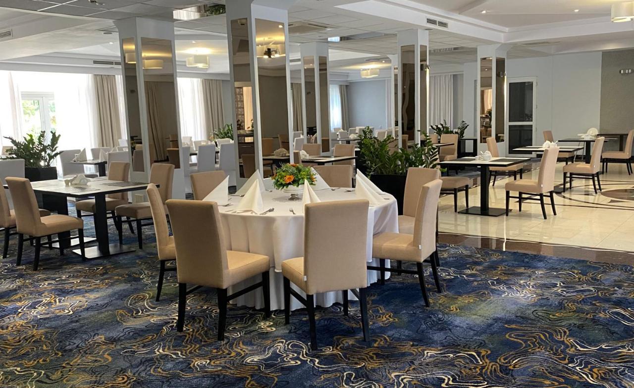 Hotel Ambasador Chojny Łódź Eksteriør billede