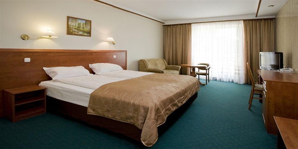 Hotel Ambasador Chojny Łódź Eksteriør billede