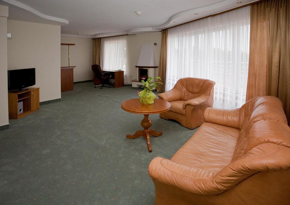Hotel Ambasador Chojny Łódź Eksteriør billede